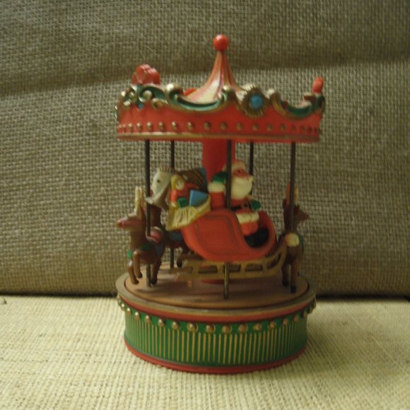 Vintage Hallmark Santa & Reindeer Carousel Music Box - Picture 7 of 16